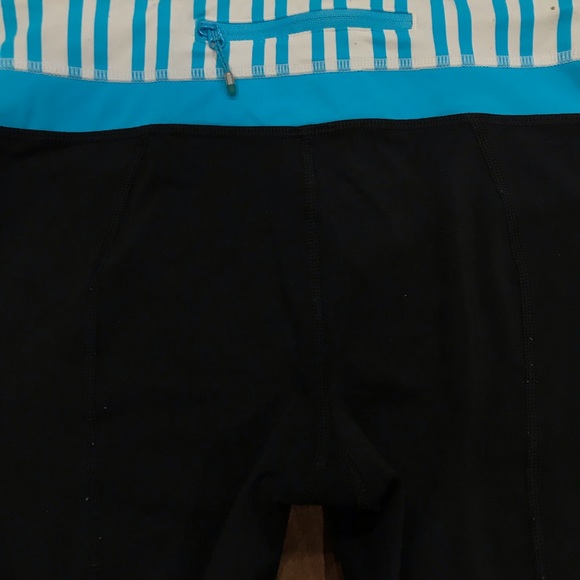 Lululemon Run: Inspire Crop II Legging Black / Twin Stripe Spry Blue / Spry blue - Picture 4 of 15